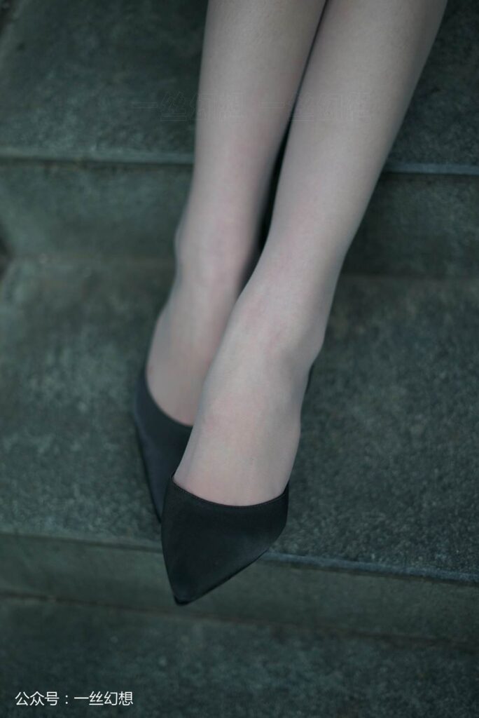 [高丝女子图鉴]袜小喵×一丝幻想 No.056 茜茜 [59P/57MB]插图2