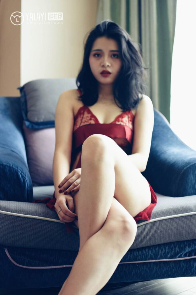 [YALAYI雅拉伊] 2018.11.03 No.014 心蕊的红色睡袍 米心蕊 [41P/242MB]插图2