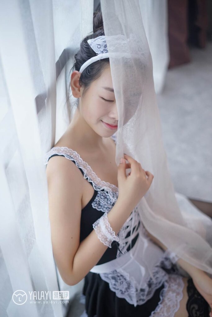[YALAYI雅拉伊] 2018.12.10 No.021 少女女仆 严冰冰 [42P/302MB]插图3