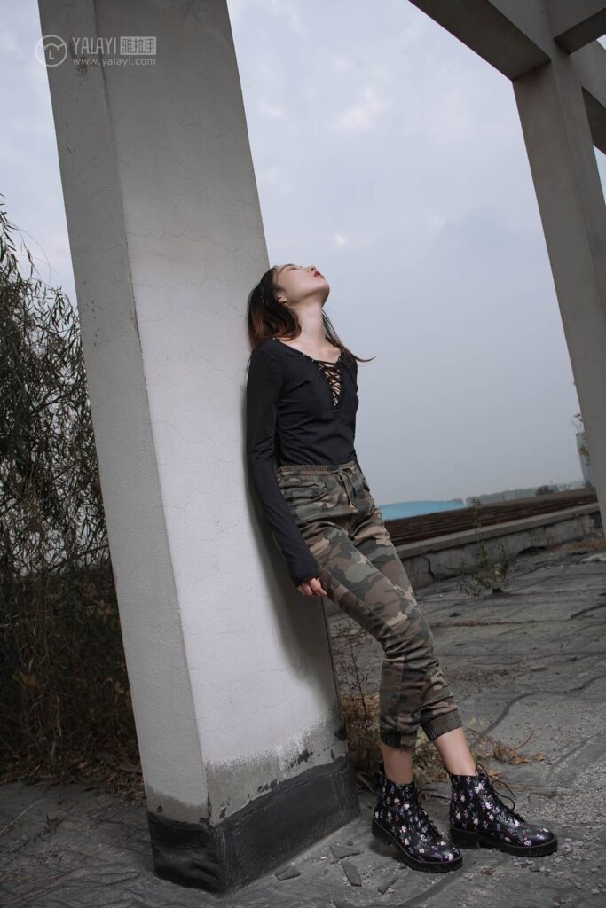 [YALAYI雅拉伊] 2018.11.14 No.122 黑色禁地 熏儿 [43P/346MB]插图2