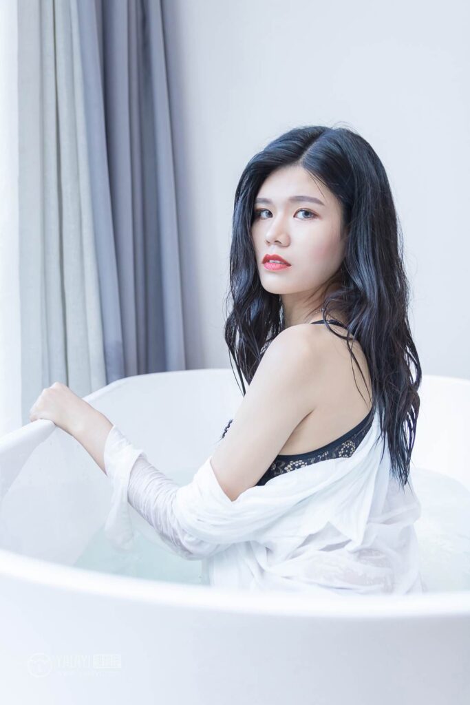 [YALAYI雅拉伊] 2018.11.30 No.134 嬉水浴室 小灰 [43P/355MB]插图3