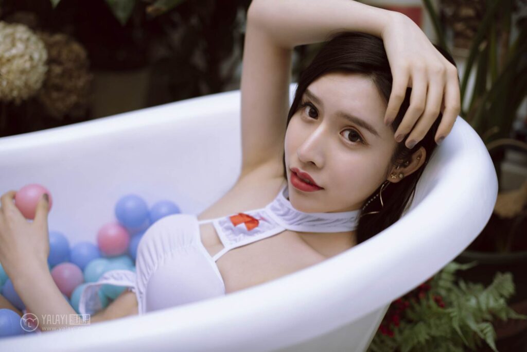 [YALAYI雅拉伊] 2018.12.11 No.141 护士小姐姐 颖莹 [45P/343MB]插图3