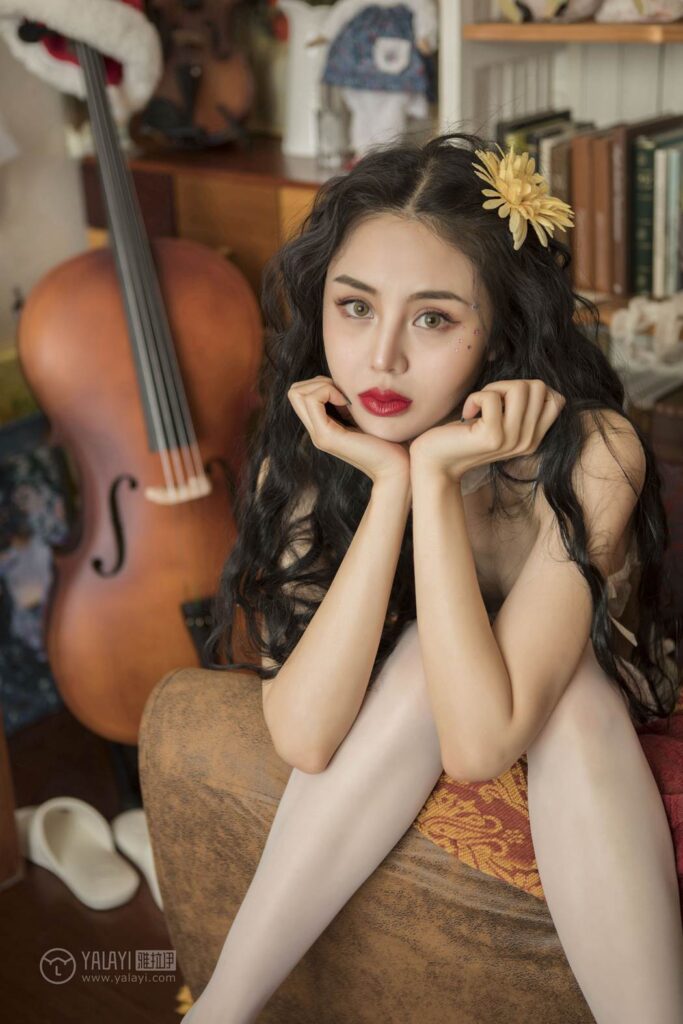 [YALAYI雅拉伊] 2018.12.25 No.154 圣诞女皇 凉儿 [46P/346MB]插图1