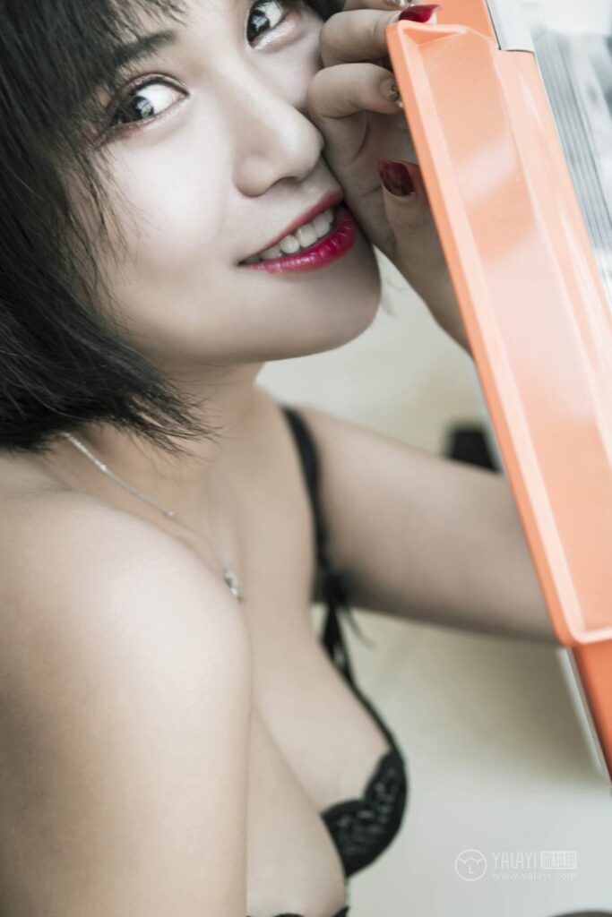 [YALAYI雅拉伊] 2019.04.09 No.240 黑蝴蝶 宝儿 [42P/264MB]插图3