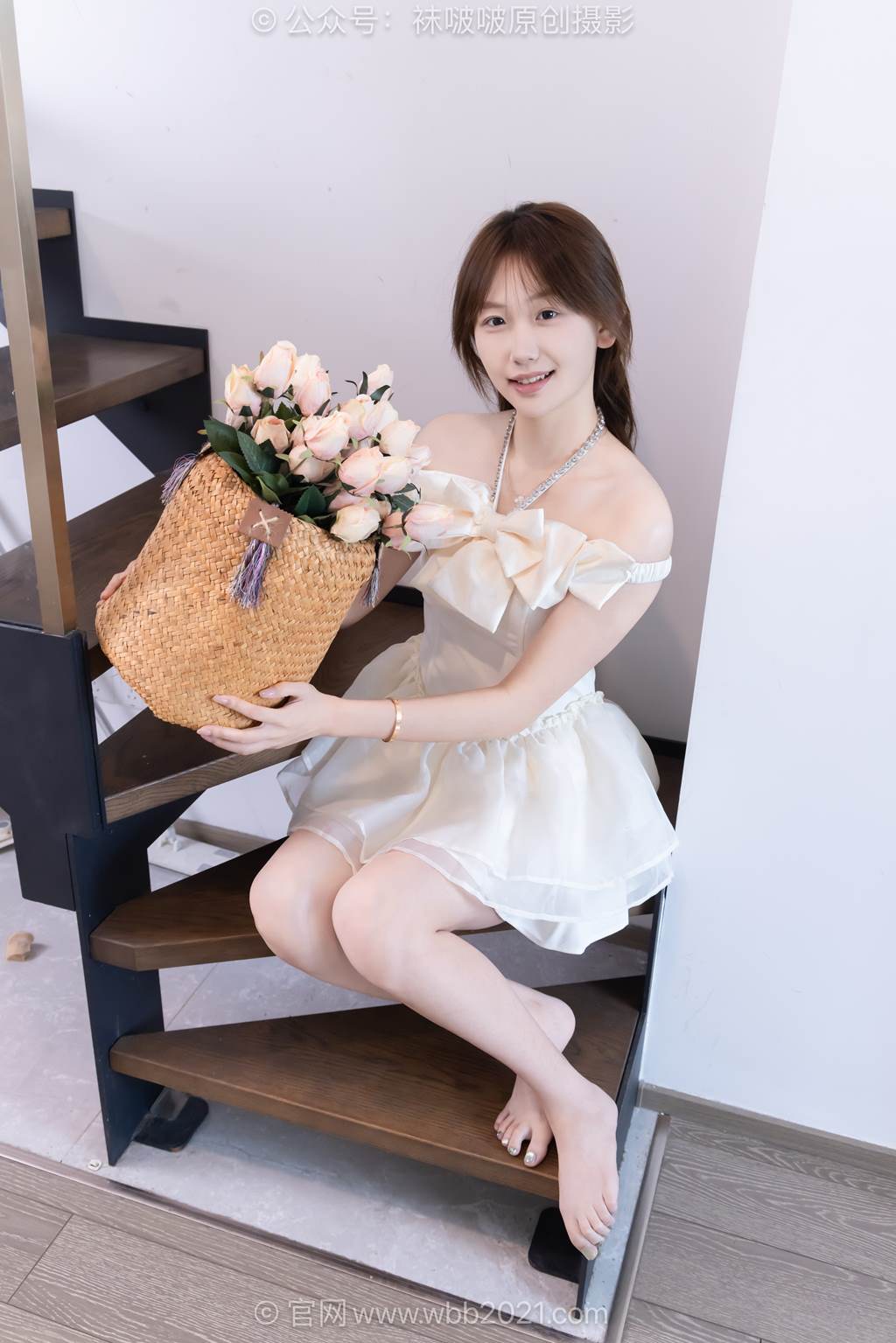 [BoBoSocks袜啵啵]NO.597 香菜-高跟鞋、低跟鞋、薄白丝、薄肉丝、裸足[160P/1V/6.50GB]插图1