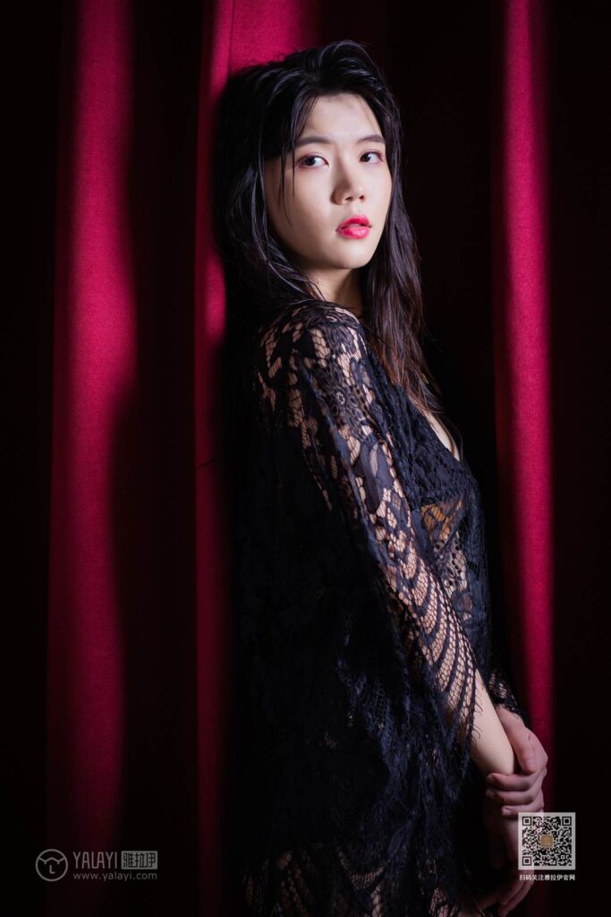 [YALAYI雅拉伊] 2019.10.06 No.422 黑色系 幕后女友 倪倪 [50P/1.06GB]插图3