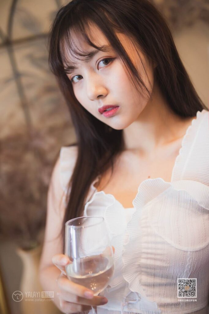 [YALAYI雅拉伊] 2020.05.07 VOL.627 试衣间 唐芯 [45P/509MB]插图2