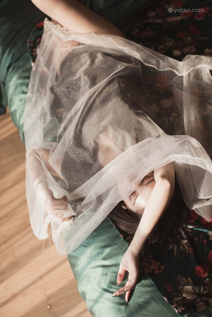 [YALAYI雅拉伊] 2020.11.02 No.720 面纱 刘子炀 [43P/583MB]插图2