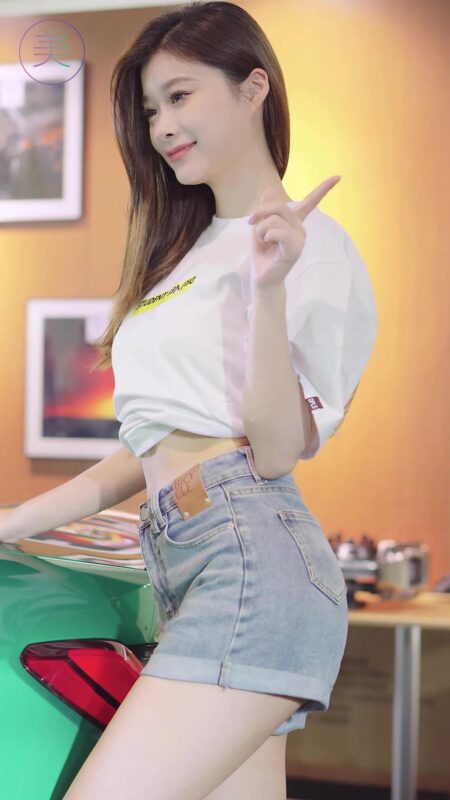 NO.0553 2023 上海AIT改装车展 Auto Salon Racing Model 34[1V/402MB]-无料摄影圈