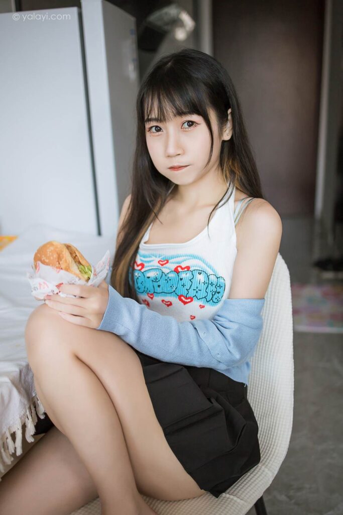 [YALAYI雅拉伊] 2022.02.18 NO.898 回我们家 弈思[47P/492MB]插图3