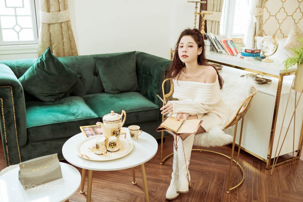 [YALAYI雅拉伊] 2022.02.22 NO.899 女友来探班 诗咏[47P/452MB]插图2