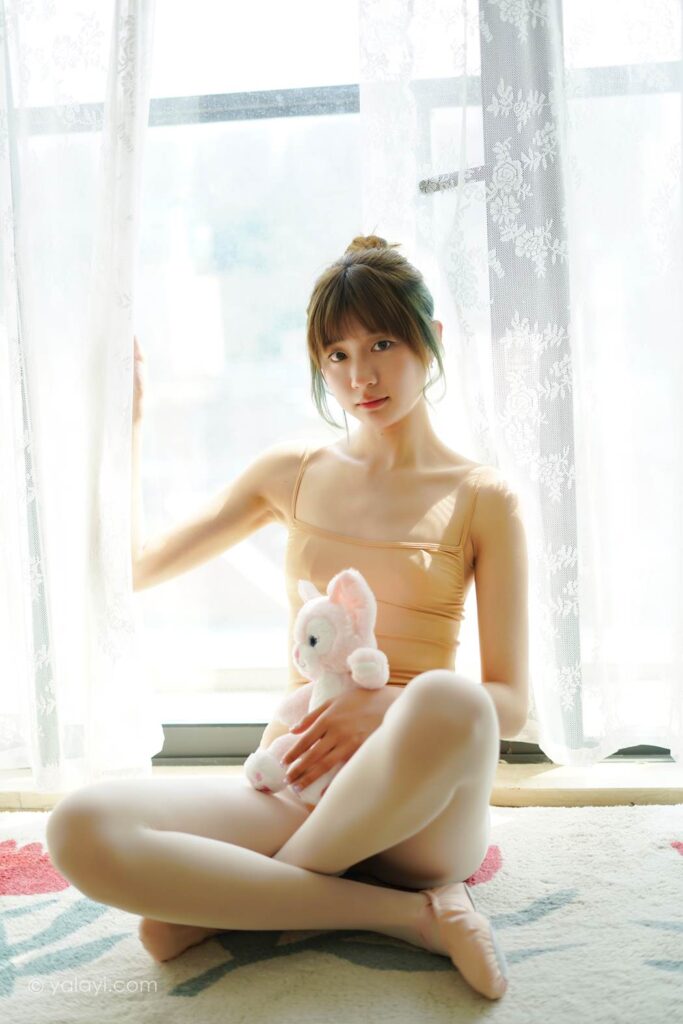 [YALAYI雅拉伊] 2022.03.08 NO.905 舞蹈女生 兰子[42P/205MB]插图2