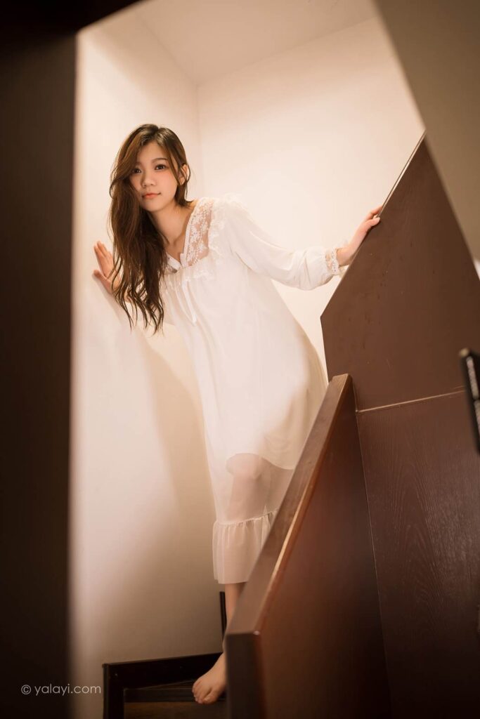 [YALAYI雅拉伊] 2022.03.30 NO.915 阁楼 梓瑶[47P/452MB]插图1