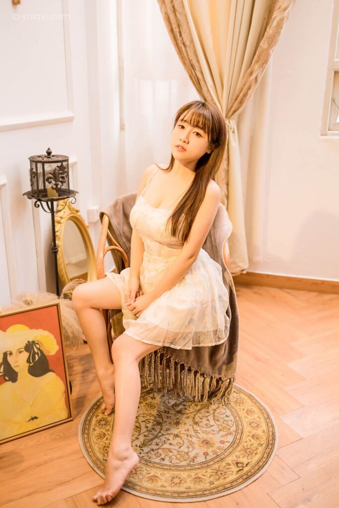 [YALAYI雅拉伊]2022.12.23 NO.992 小小的世界 虞艺[45+1P/512MB]插图2