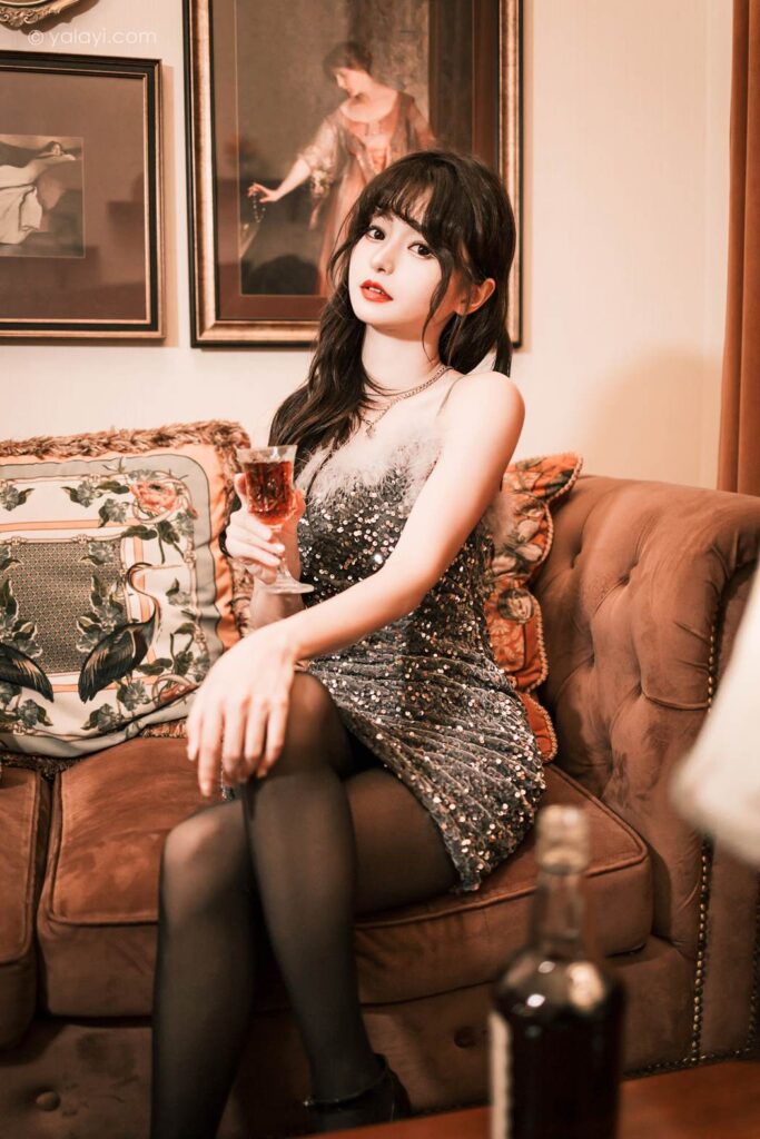 [YALAYI雅拉伊]2023.04.07 NO.1022 优雅的小黑裙 小亭[45+1P/666MB]插图2