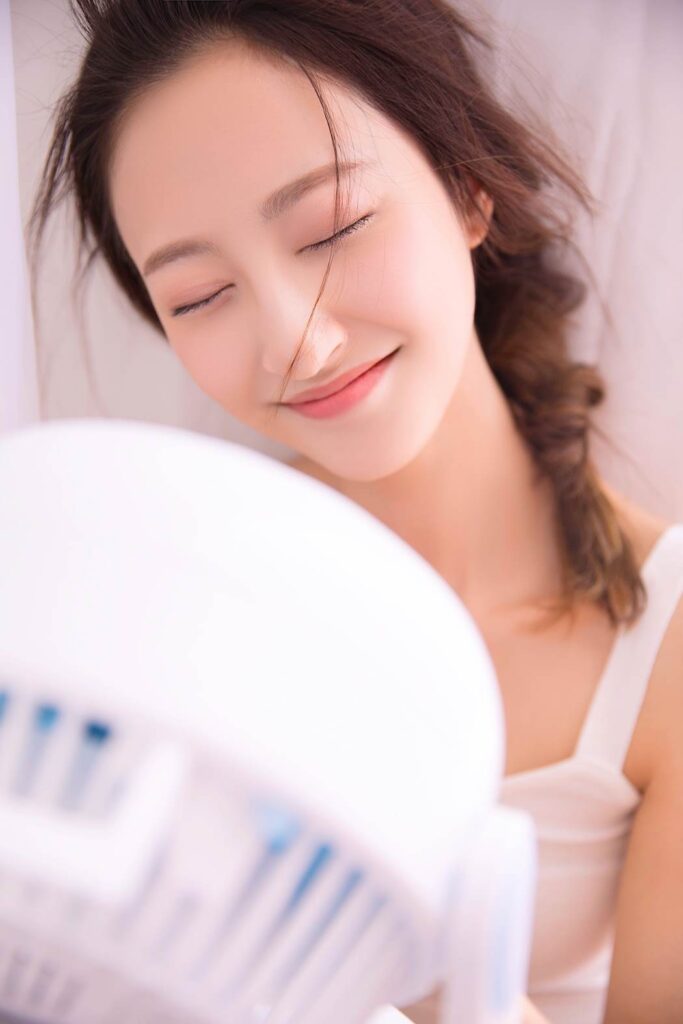 [YALAYI雅拉伊]2023.07.26 NO.1051 眼里花影[24+1P/449MB]插图2