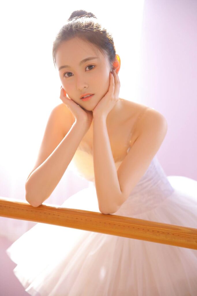 [YALAYI雅拉伊]2023.07.18 NO.1065 梦幻舞步[38+1P/186MB]插图1