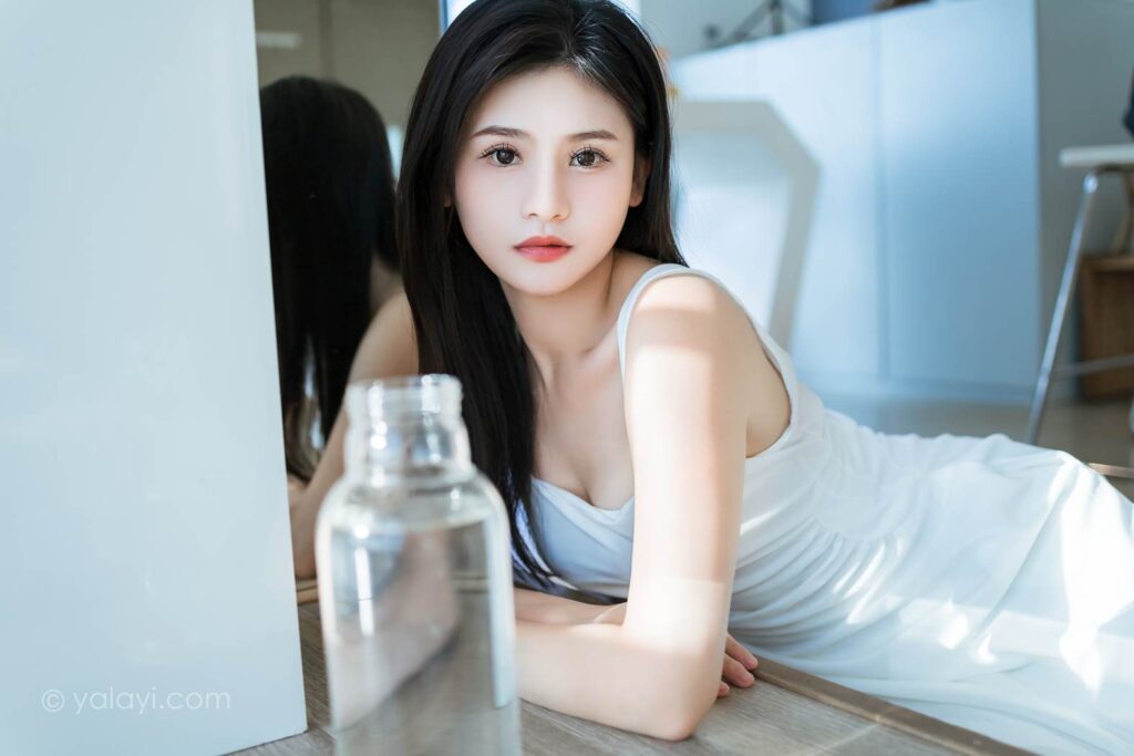 [YALAYI雅拉伊]2023.10.18 NO.1074 小金鱼 若婷[45+1P/244MB]插图3