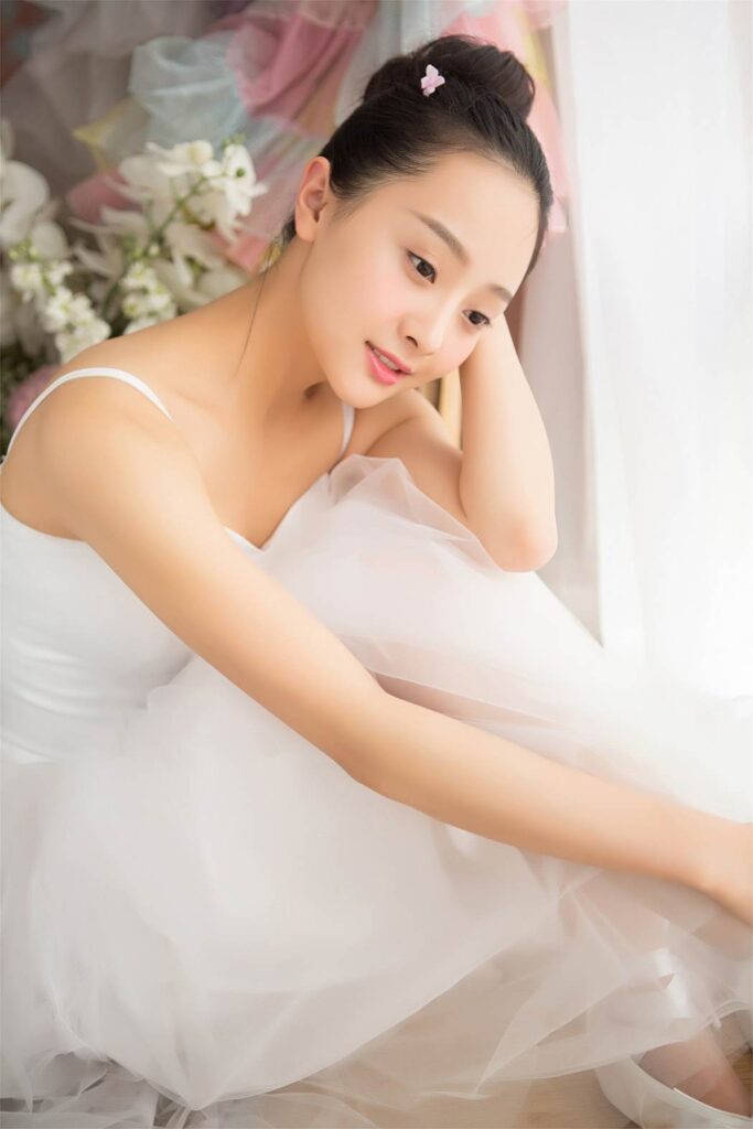 [YALAYI雅拉伊]2023.12.04 NO.1106 唯美女生[29+1P/135MB]插图2