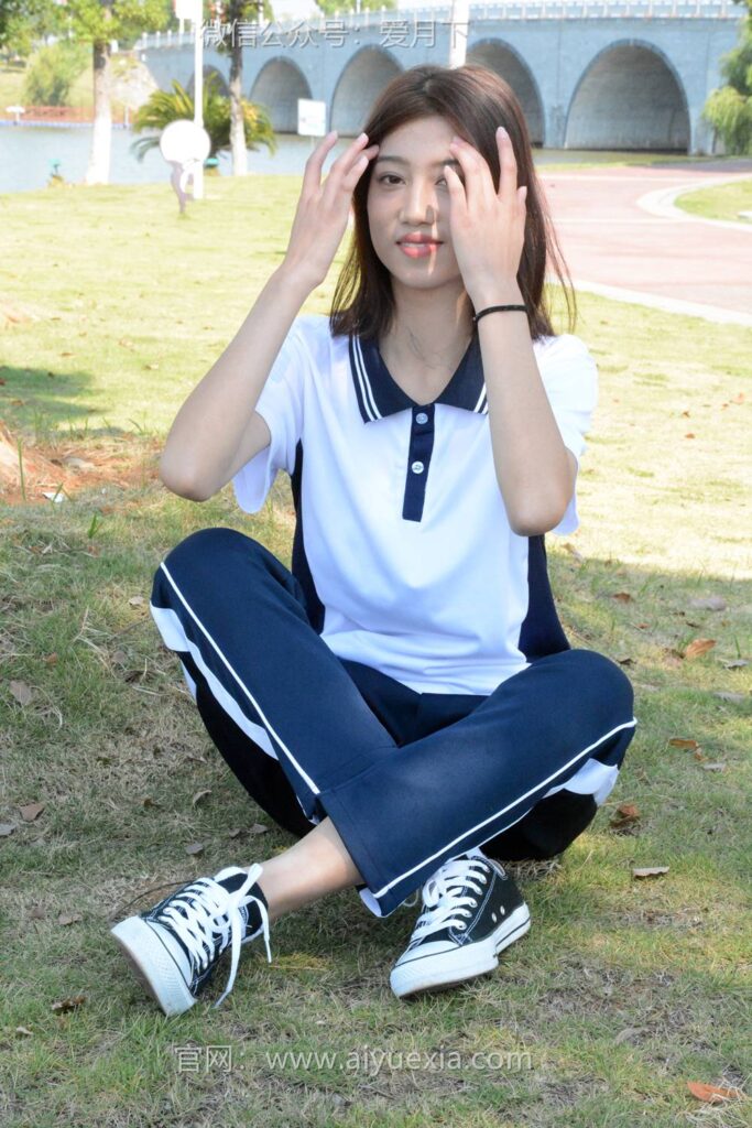 月下摄影 NO.004 秀秀~浅发校服 其实我喜欢酷酷的，今天第一期被安排了校服！[130P/2V/17.37G]插图3