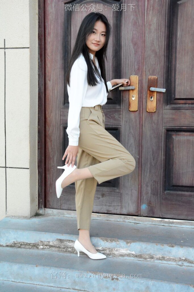 月下摄影 NO.005 恰恰~生活套装 展示一下平时去工作中使用的工作装。略显成熟！[130P/1V/5.77G]插图1