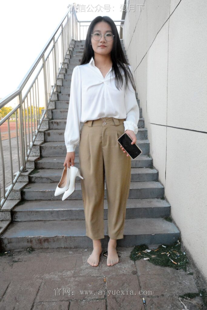 月下摄影 NO.005 恰恰~生活套装 展示一下平时去工作中使用的工作装。略显成熟！[130P/1V/5.77G]插图