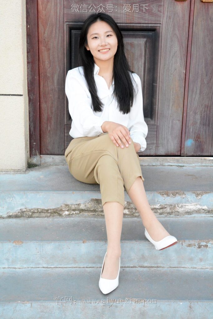 月下摄影 NO.005 恰恰~生活套装 展示一下平时去工作中使用的工作装。略显成熟！[130P/1V/5.77G]插图2