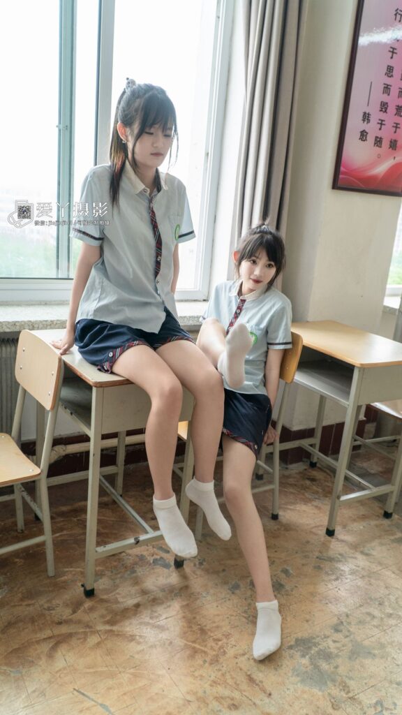 爱丫摄影 007 二女课间嬉趣[150P/1V/5.09GB]插图2