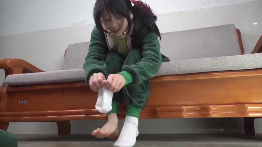 宝儿玉足 [1V/281M]插图2