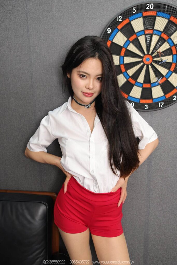 [IESS异思趣向] 2025.07.16 丝享家2107：兔兔《性感红裤（上）》[84P/100MB]插图3