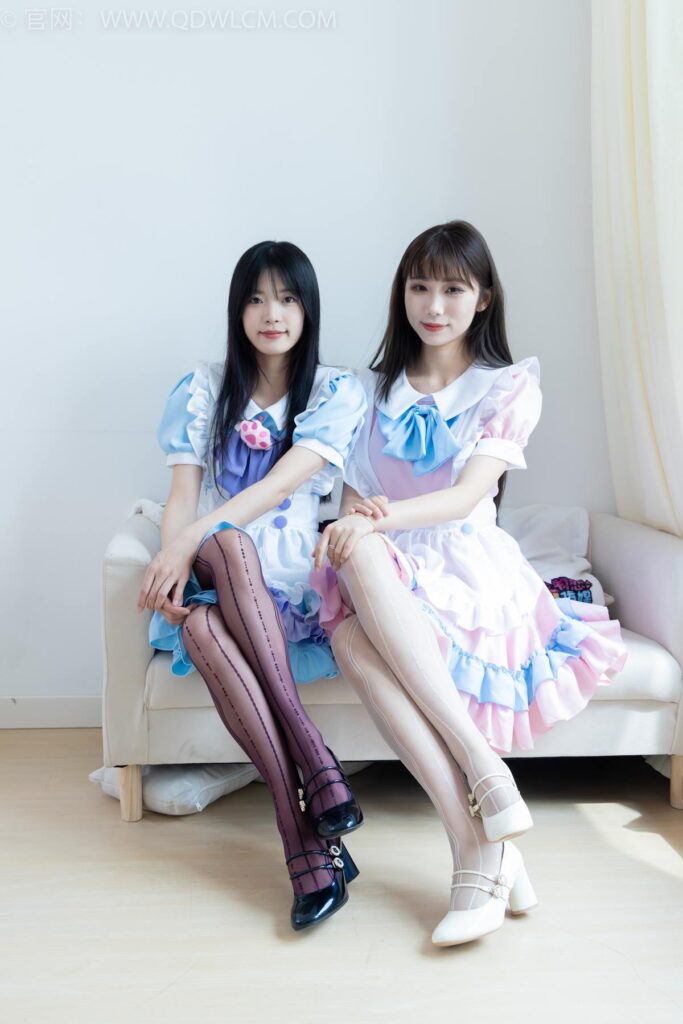 物恋传媒 NO.2400 茯苓&泡泡-高跟鞋、丝袜、互相挠脚心剧情[169P/1V/4.91GB]插图1