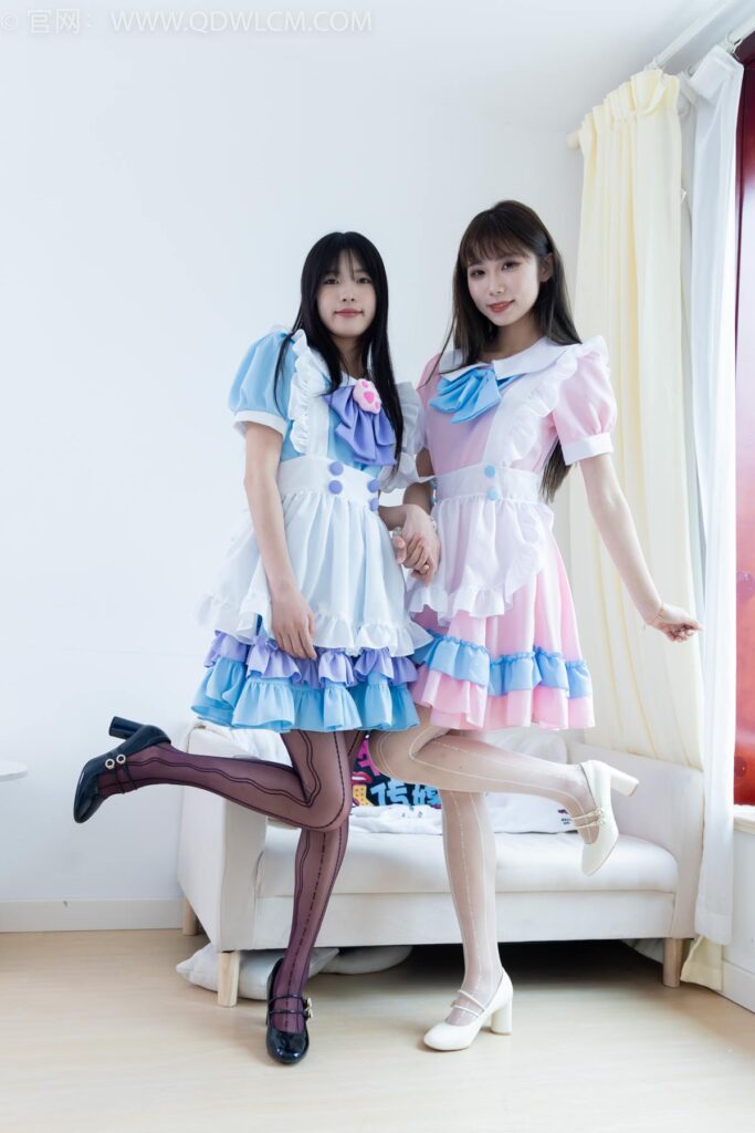 物恋传媒 NO.2400 茯苓&泡泡-高跟鞋、丝袜、互相挠脚心剧情[169P/1V/4.91GB]插图