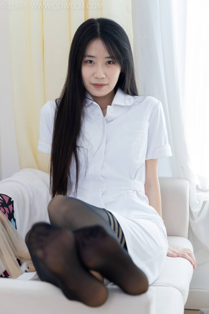 物恋传媒 NO.2401 菜菜-三双高跟鞋、大腿袜、护士服[165P/1V/3.78GB]插图4