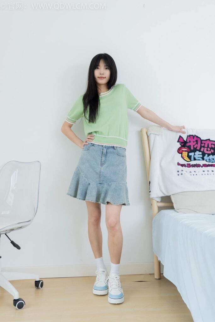 物恋传媒 NO.2402 茯苓-板鞋、白棉袜、裸足[190P/1V/4.87GB]插图