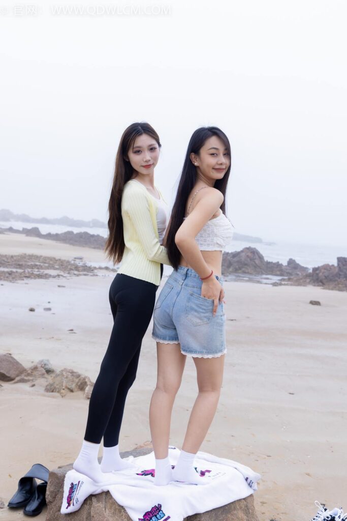 物恋传媒 NO.2405 岚岚泡泡-长靴、运动鞋、白棉袜[170P/1V/6.23GB]插图2