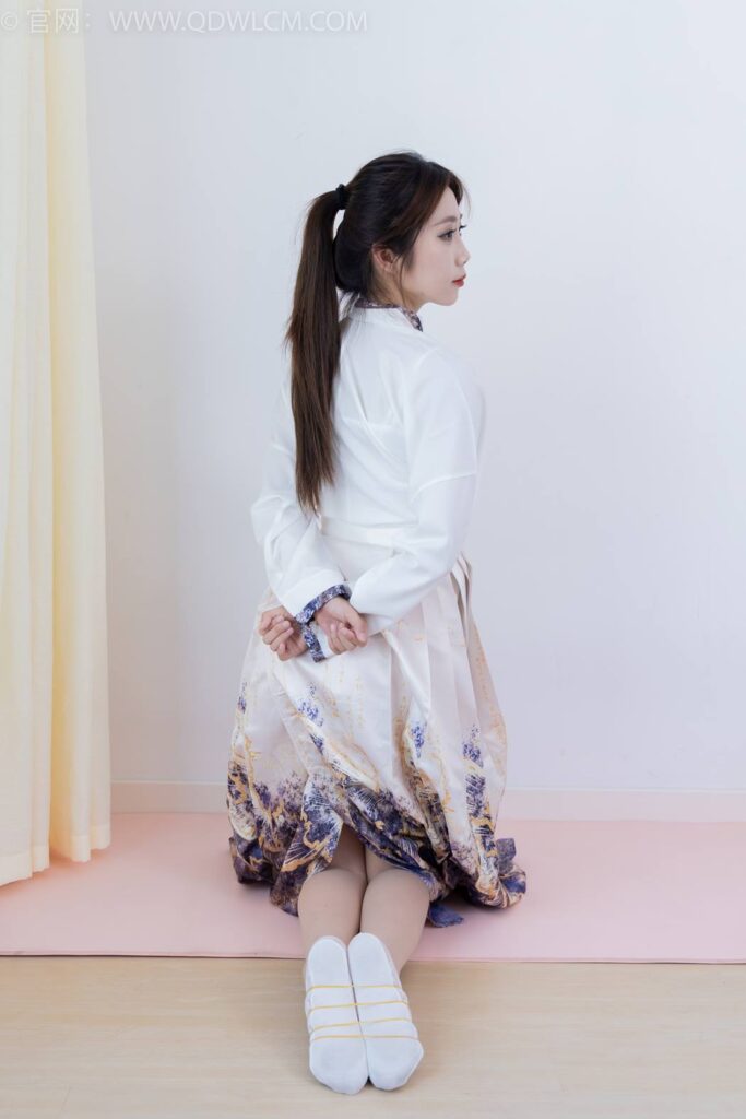 物恋传媒 NO.2410 泡泡-汉服、平底鞋、白棉袜、白船袜、薄肉丝[170P/1V/5.48GB]插图