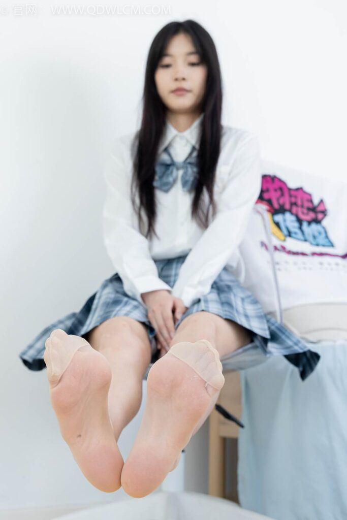 物恋传媒 NO.2415 茯苓-高跟凉鞋、短肉丝、黑丝、船袜[165P/1V/5.46GB]插图3