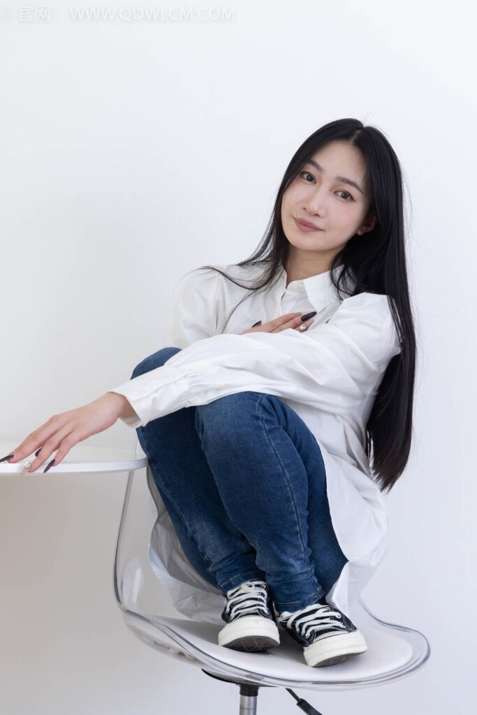 物恋传媒 NO.2418 小影-帆布鞋、白棉袜、短白丝、裸足[170P/1V/5.35GB]插图