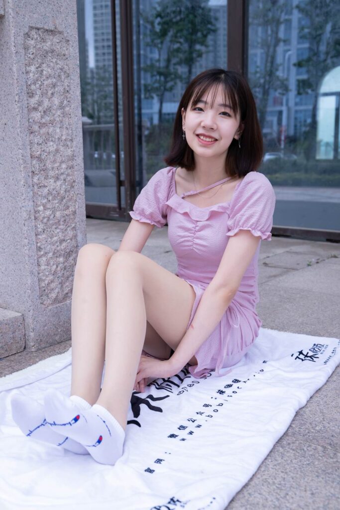 [BoBoSocks袜啵啵]NO.001 小甜豆-帆布鞋、白棉袜、肉丝 [138P/1V/6.23GB]插图3