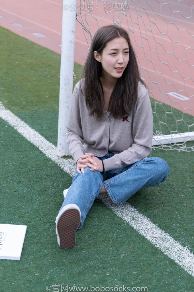 [BoBoSocks袜啵啵]NO.004 泡芙-vans帆布鞋、白棉袜、裸足 [127P/1V/3.26GB]插图