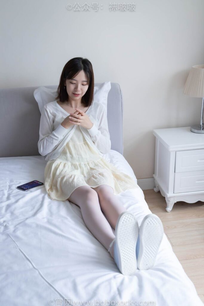 [BoBoSocks袜啵啵]NO.005 小甜豆-帆布鞋、薄白丝 [133P/1V/3.14GB]插图4