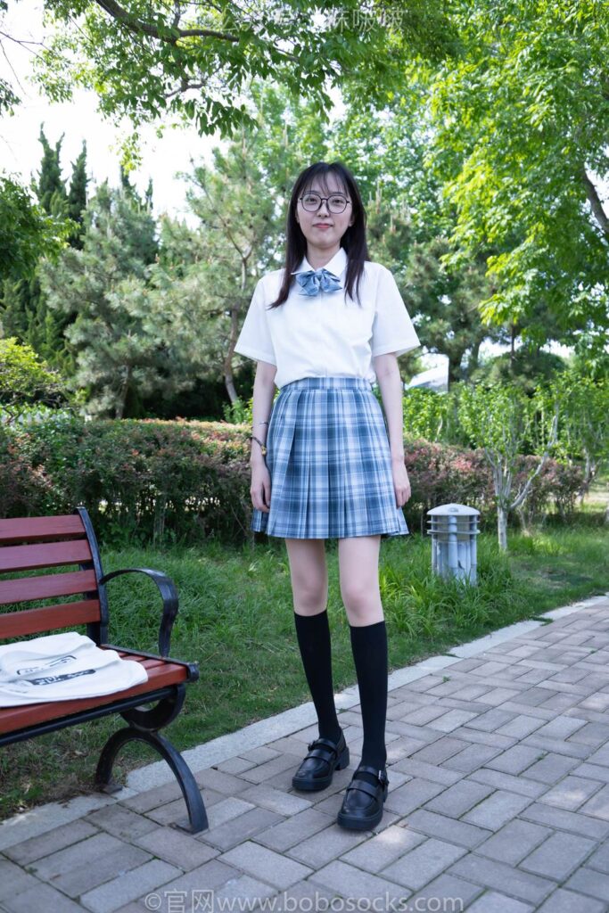 [BoBoSocks袜啵啵]NO.007 稚予-JK制服、皮鞋、黑色中筒棉袜、肉丝 [143P/1V/3.49GB]插图3