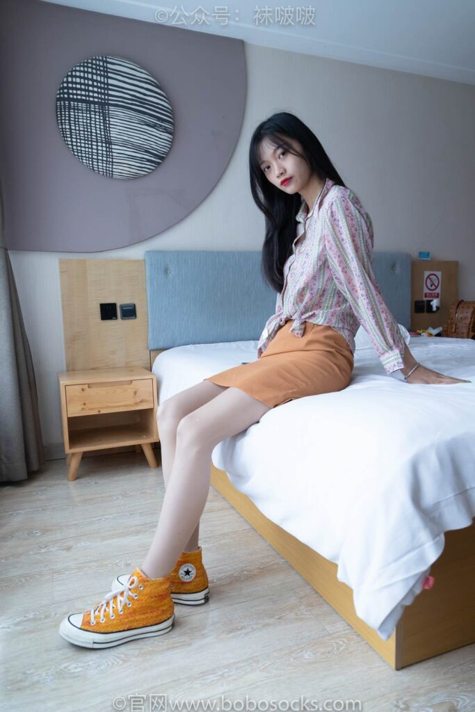 [BoBoSocks袜啵啵]NO.008 涵涵-帆布鞋、白色短棉袜、肉丝 [139P/1V/3.95GB]插图1