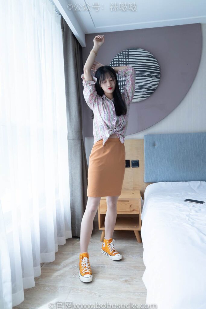 [BoBoSocks袜啵啵]NO.008 涵涵-帆布鞋、白色短棉袜、肉丝 [139P/1V/3.95GB]插图2