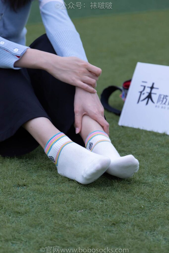 [BoBoSocks袜啵啵]NO.021 泡芙-板鞋、白棉袜、裸足 [131P/1V/3.12GB]插图2