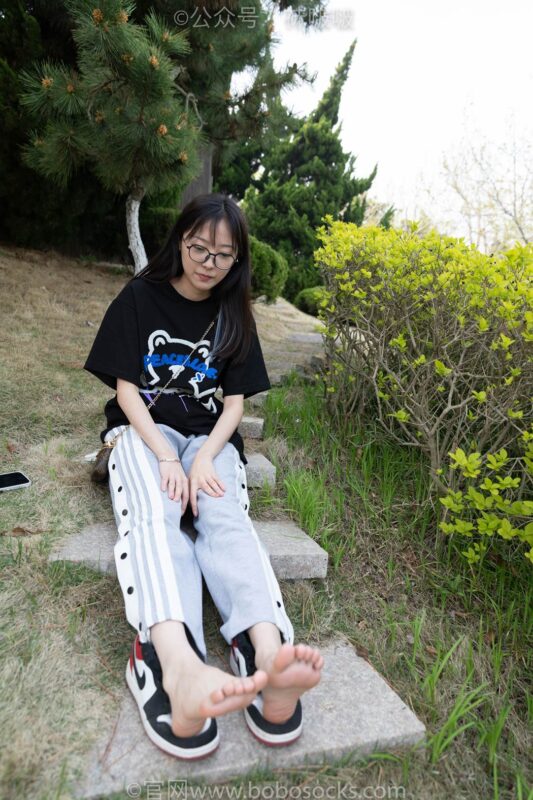 [BoBoSocks袜啵啵]NO.023 稚予-AJ、白色短棉袜、裸足 [119P/1V/3.22GB]-无料摄影圈
