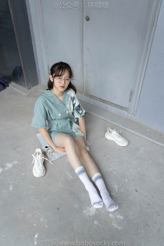 [BoBoSocks袜啵啵]NO.025 熊熊-安踏运动鞋、白色棉袜（踩脏）、裸足 [146P/1V/5.23GB]插图3