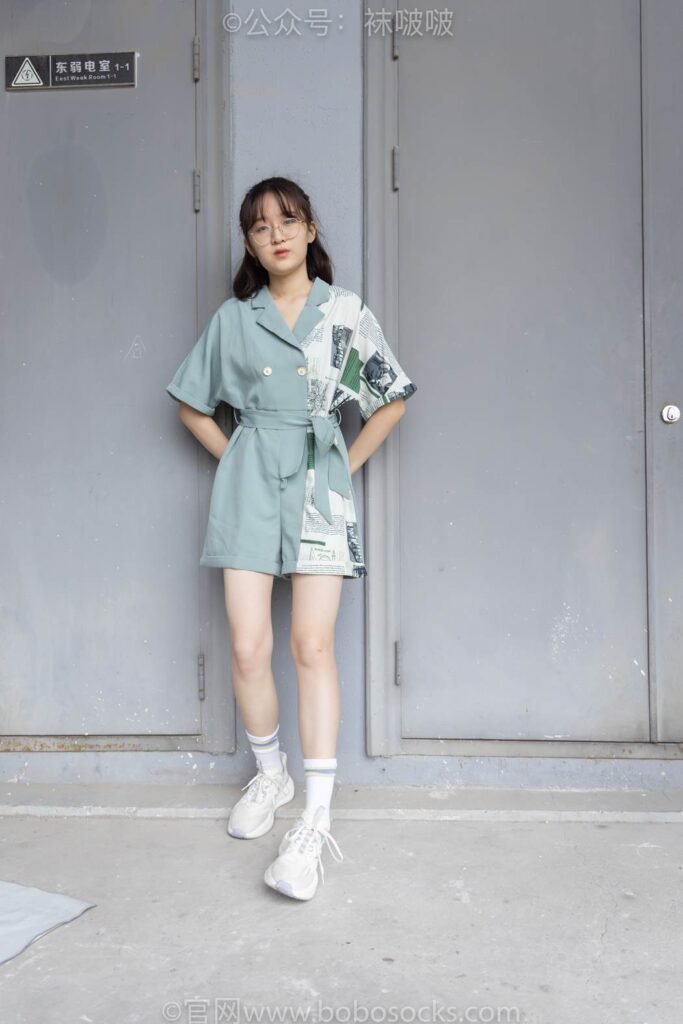 [BoBoSocks袜啵啵]NO.025 熊熊-安踏运动鞋、白色棉袜（踩脏）、裸足 [146P/1V/5.23GB]插图2