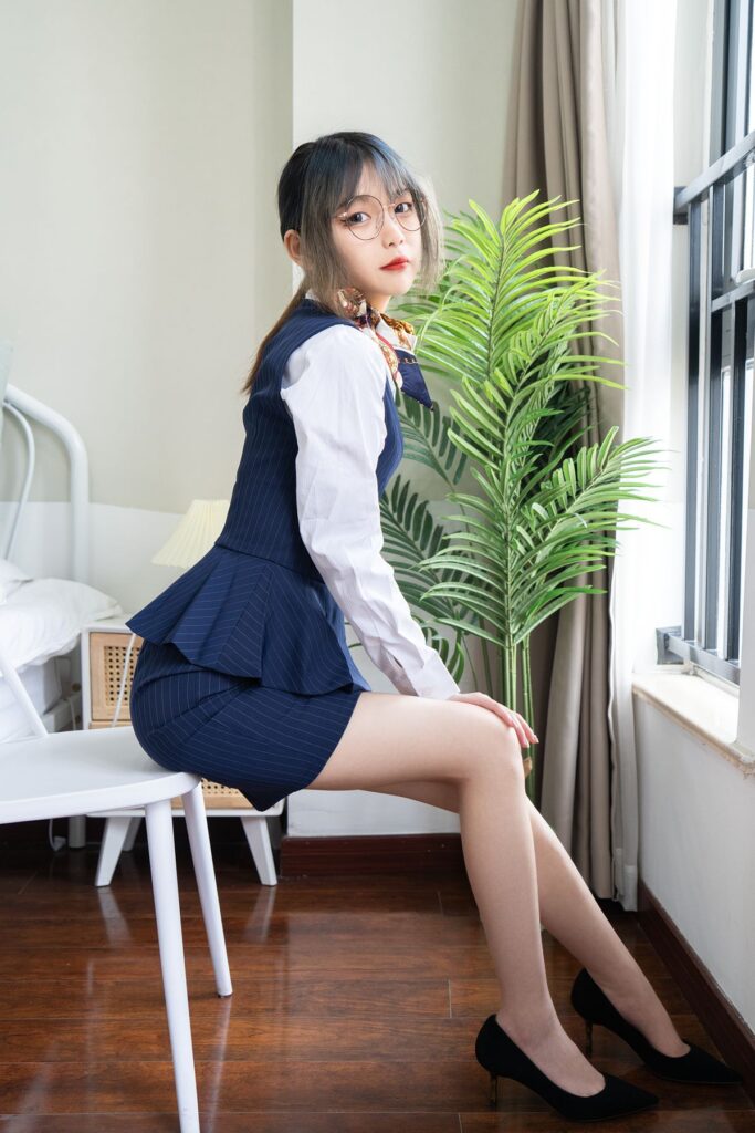 梨瑾瑾 NO.002 – 乘务员[20P/272MB]插图3