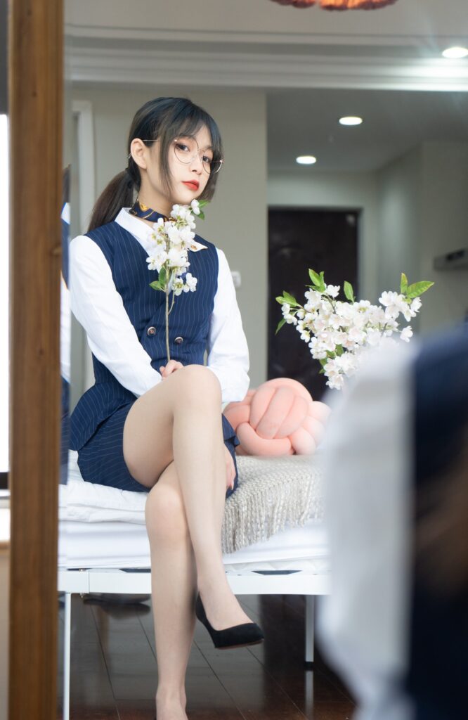 梨瑾瑾 NO.002 – 乘务员[20P/272MB]插图